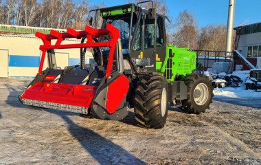 Отгрузка лесного измельчительного комплекса TRE EMME MM180B с мульчерной навеской Seppi Midiforst dt 200 в Алтайский край.